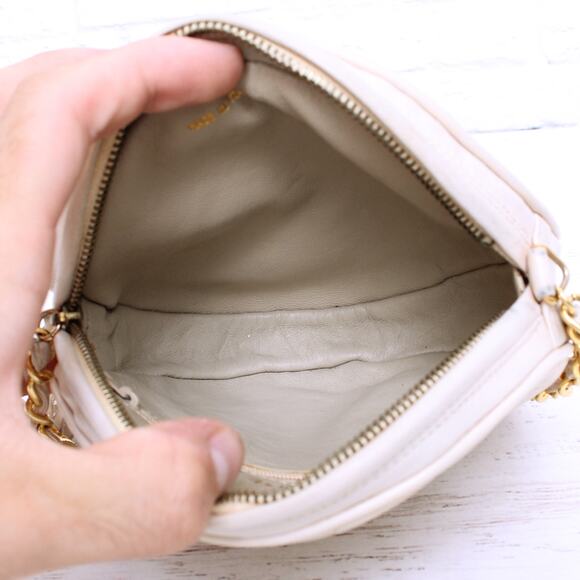Chanel Round White Lambskin Leather Shoulder Bag Handbag Purse Gold A4934 - Picture 4 of 11